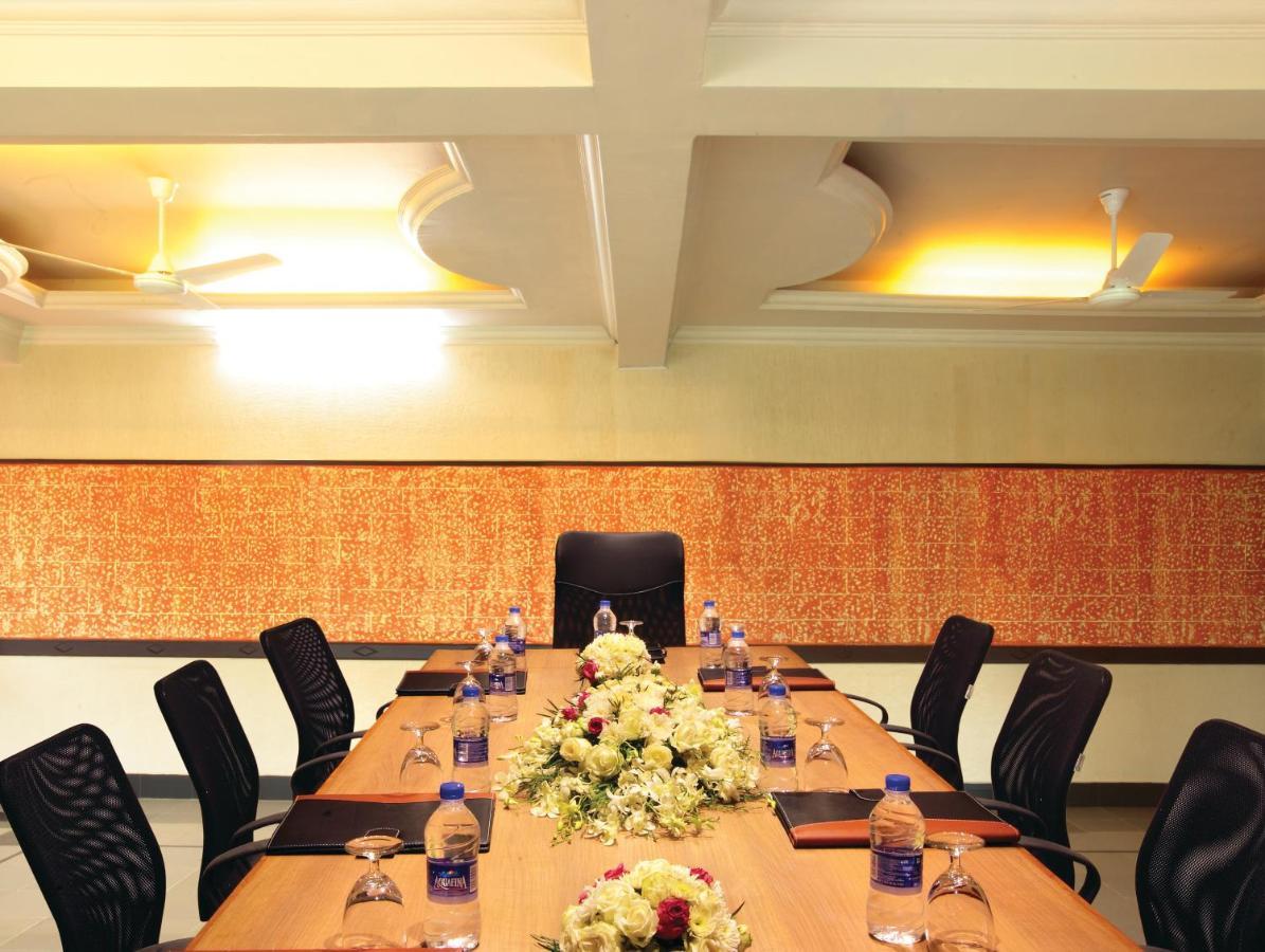 Hotel Maharani Pala 외부 사진